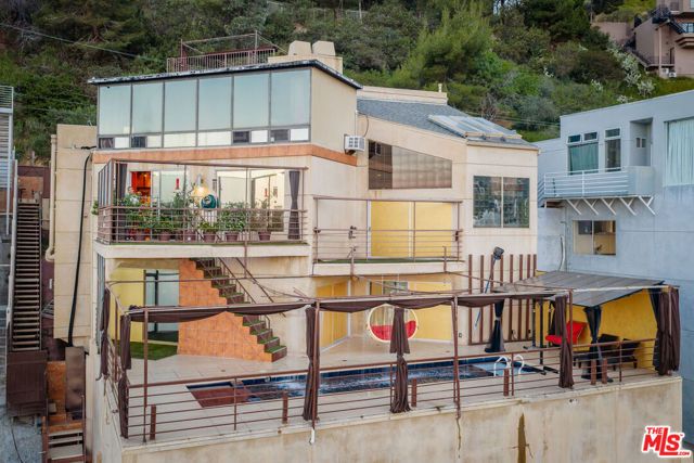 2189 Sunset Plaza Drive, Los Angeles, CA 90069