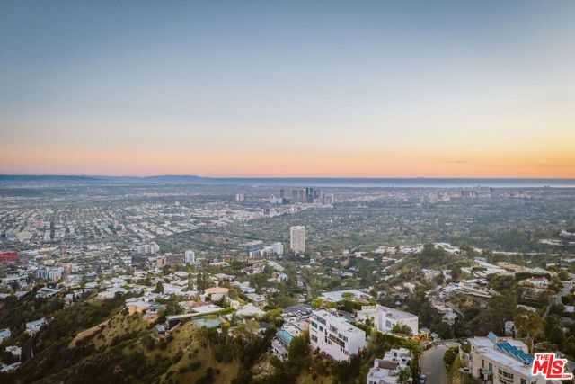 2189 Sunset Plaza Drive, Los Angeles, CA 90069