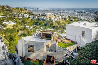 2189 Sunset Plaza Drive, Los Angeles, CA 90069