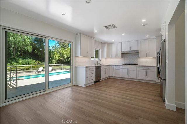 4575 Totana Drive, Tarzana, CA 91356