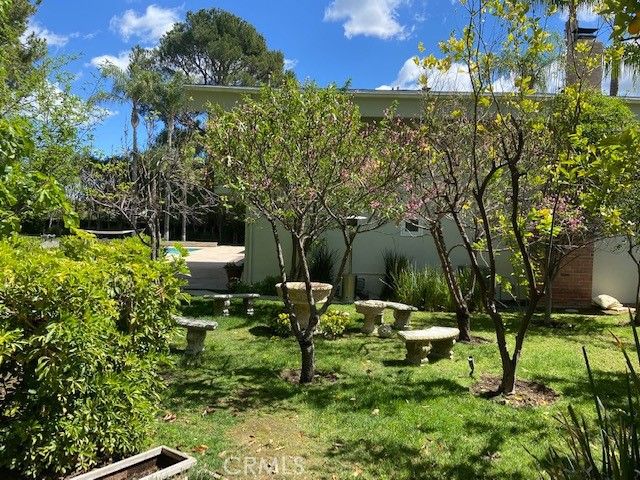 4575 Totana Drive, Tarzana, CA 91356