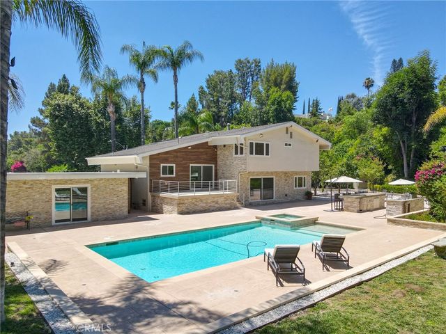 4575 Totana Drive, Tarzana, CA 91356
