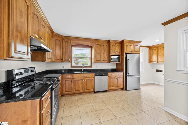 107 Lemon Tree Trail, Laurens, SC 29360