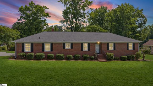 107 Lemon Tree Trail, Laurens, SC 29360