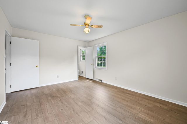 107 Lemon Tree Trail, Laurens, SC 29360