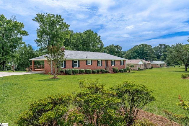 107 Lemon Tree Trail, Laurens, SC 29360