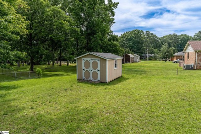 107 Lemon Tree Trail, Laurens, SC 29360