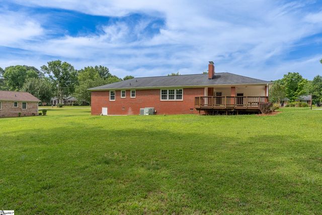 107 Lemon Tree Trail, Laurens, SC 29360