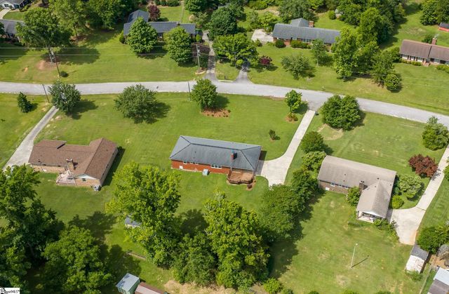 107 Lemon Tree Trail, Laurens, SC 29360