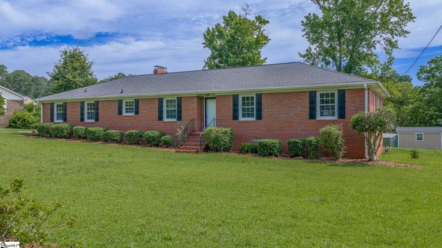 107 Lemon Tree Trail, Laurens, SC 29360