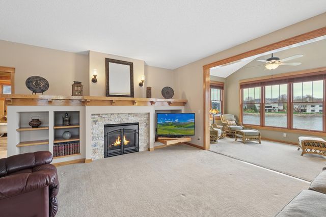 1317 Waters Path, Woodbury, MN 55129