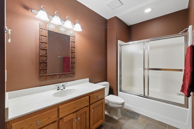 1317 Waters Path, Woodbury, MN 55129