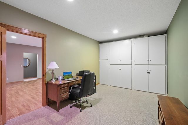1317 Waters Path, Woodbury, MN 55129