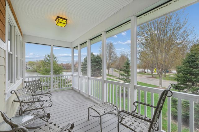 1317 Waters Path, Woodbury, MN 55129