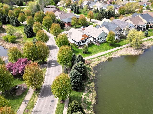 1317 Waters Path, Woodbury, MN 55129