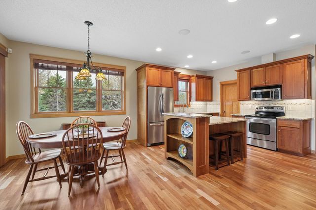 1317 Waters Path, Woodbury, MN 55129