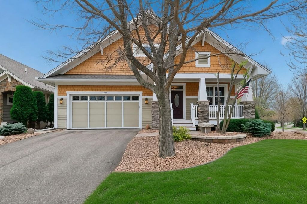 1317 Waters Path, Woodbury, MN 55129