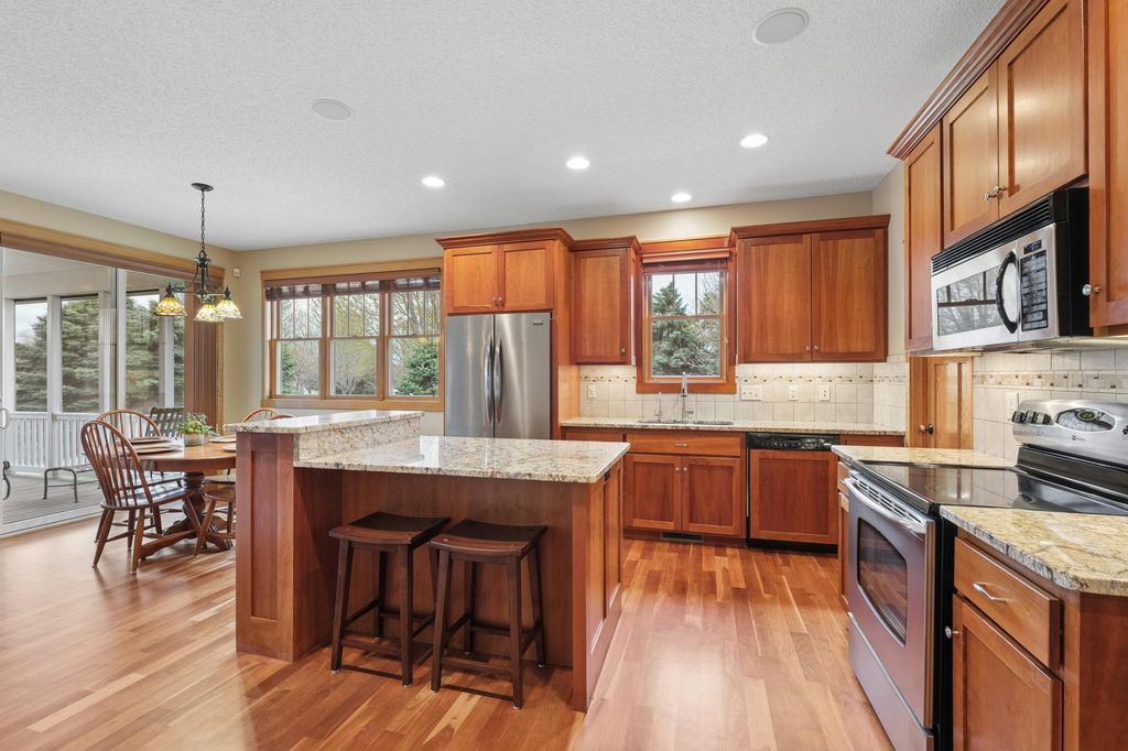 1317 Waters Path, Woodbury, MN 55129 — photo 5