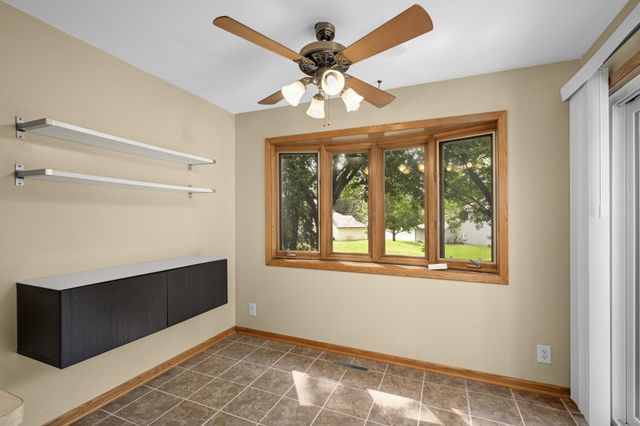 4361 Buckingham Court 1207, Vadnais Heights, MN 55127