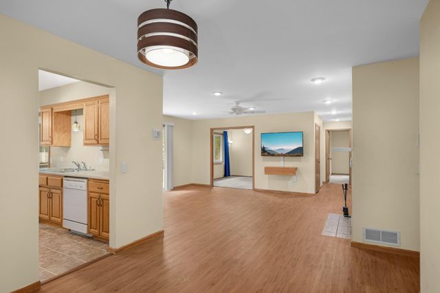 4361 Buckingham Court 1207, Vadnais Heights, MN 55127