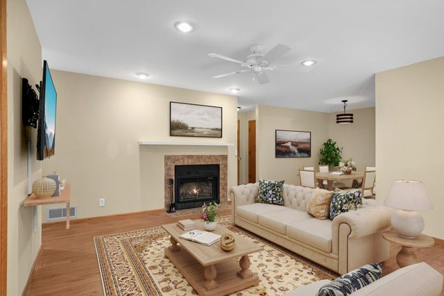 4361 Buckingham Court 1207, Vadnais Heights, MN 55127