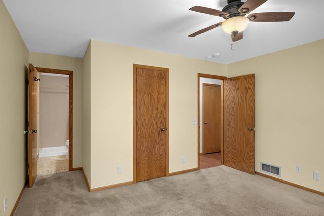 4361 Buckingham Court 1207, Vadnais Heights, MN 55127