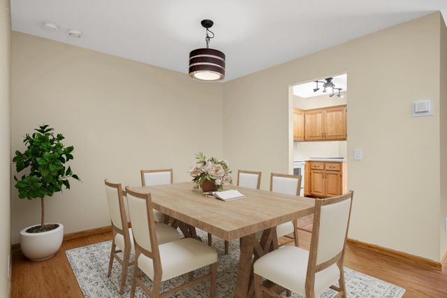 4361 Buckingham Court 1207, Vadnais Heights, MN 55127