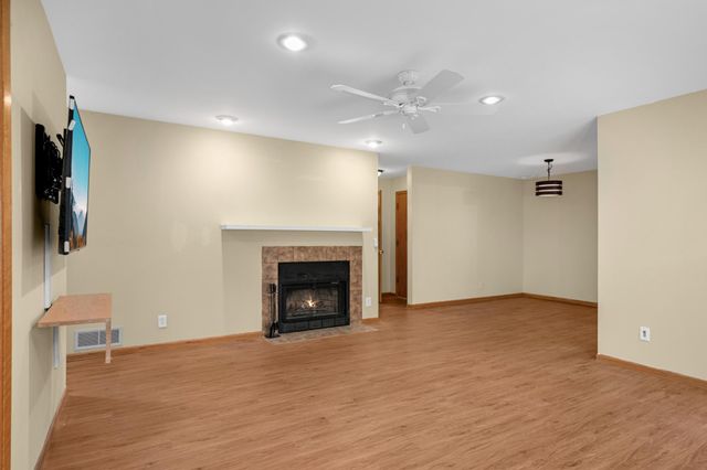 4361 Buckingham Court 1207, Vadnais Heights, MN 55127