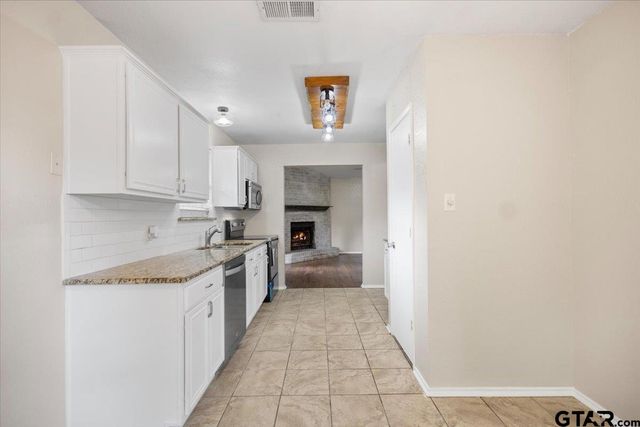 15421 Brittain Ct, Lindale, TX 75771