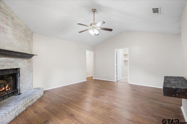 15421 Brittain Ct, Lindale, TX 75771