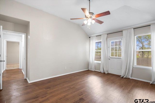 15421 Brittain Ct, Lindale, TX 75771