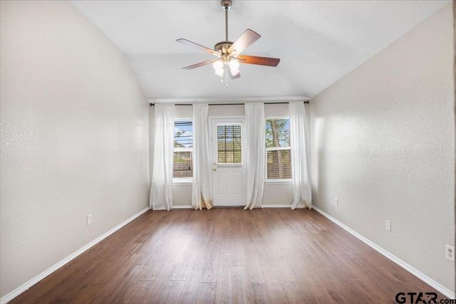 15421 Brittain Ct, Lindale, TX 75771