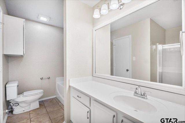 15421 Brittain Ct, Lindale, TX 75771