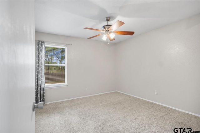 15421 Brittain Ct, Lindale, TX 75771