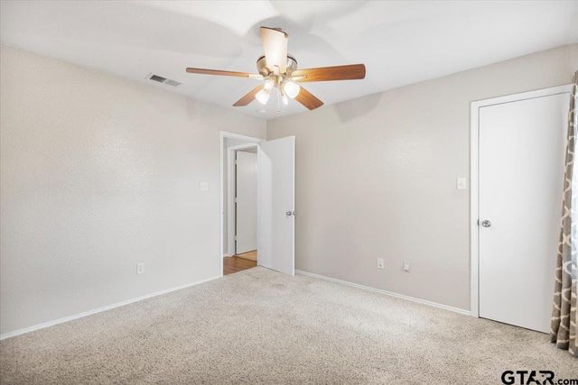 15421 Brittain Ct, Lindale, TX 75771