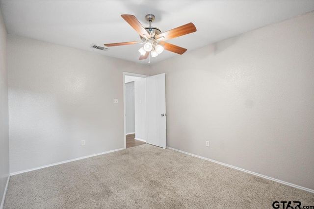 15421 Brittain Ct, Lindale, TX 75771