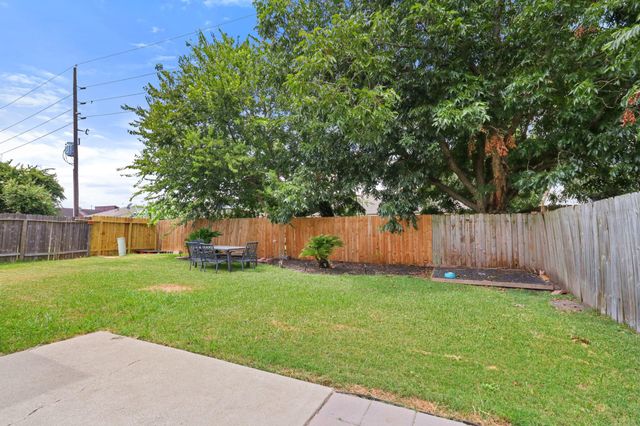 17234 Trace Glen Lane, Houston, TX 77083