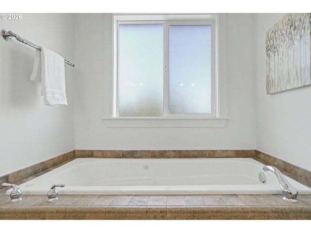 2271 Nw WOODCREST Ave, Albany, OR 97321