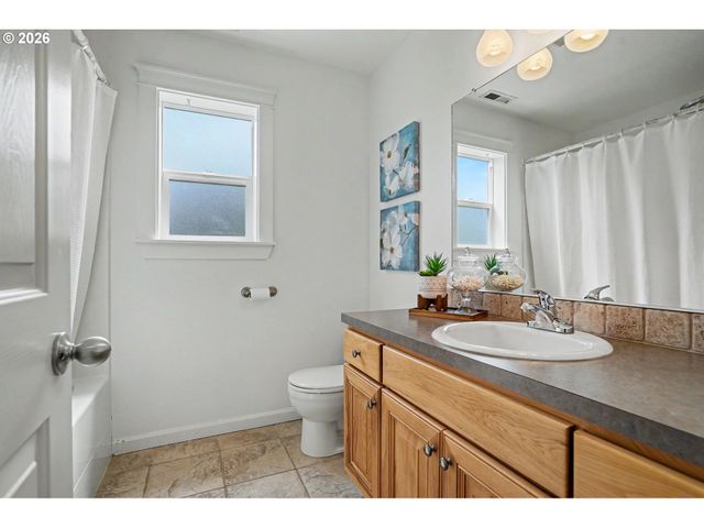 2271 Nw WOODCREST Ave, Albany, OR 97321
