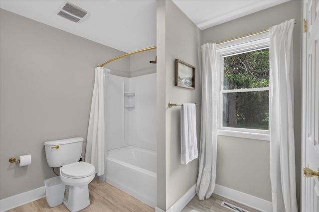 6816 Division Avenue N, Plainfield Twp, MI 49321