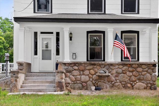 6816 Division Avenue N, Plainfield Twp, MI 49321