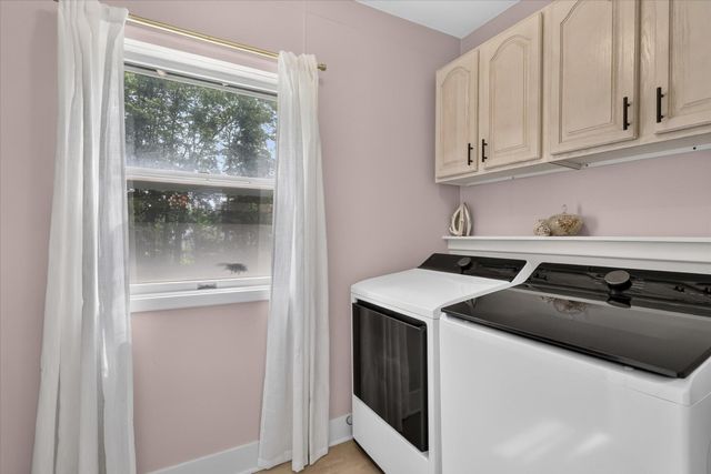 6816 Division Avenue N, Plainfield Twp, MI 49321