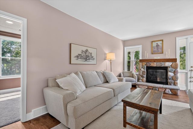 6816 Division Avenue N, Plainfield Twp, MI 49321