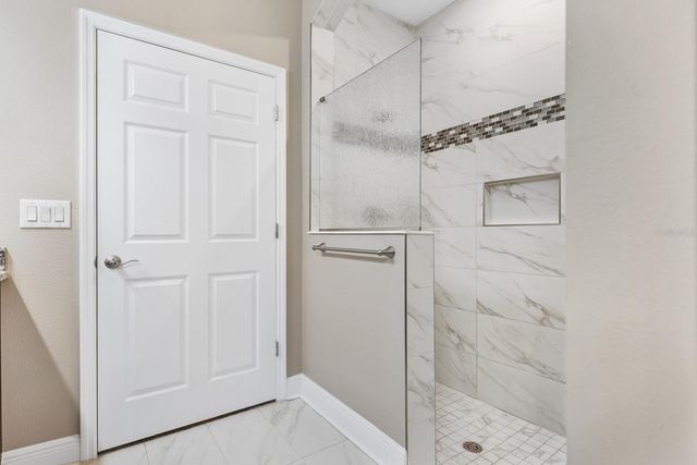 13892 KINGFISHER GLEN DRIVE, Lithia, FL 33547