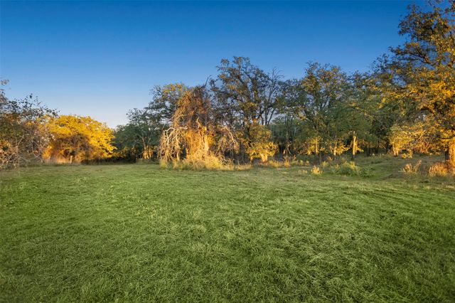 204 N Cheyenne Trail, Springtown, TX 76082