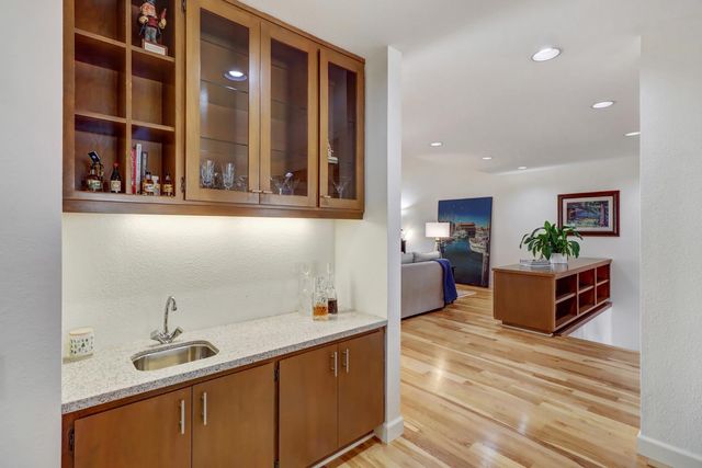 25 River Bluff Ln, Carmichael, CA 95608