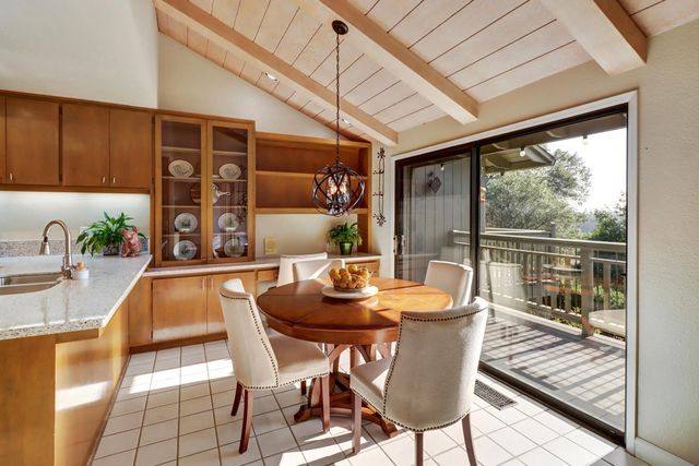 25 River Bluff Ln, Carmichael, CA 95608