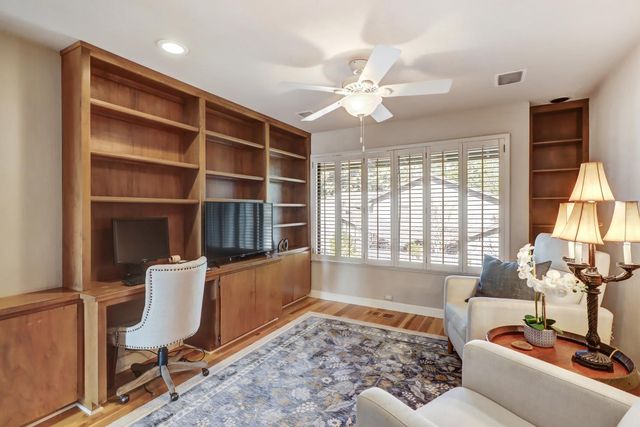 25 River Bluff Ln, Carmichael, CA 95608