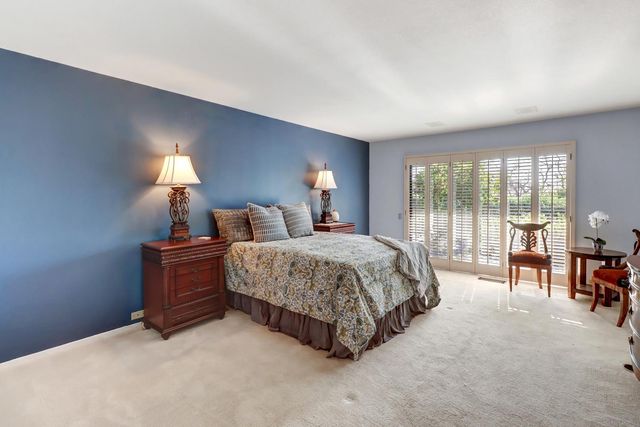 25 River Bluff Ln, Carmichael, CA 95608