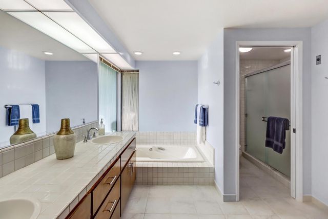 25 River Bluff Ln, Carmichael, CA 95608